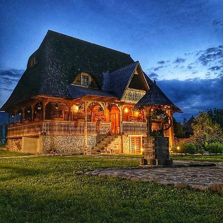 Casa Chira Hotell Vişeu de Sus Eksteriør bilde