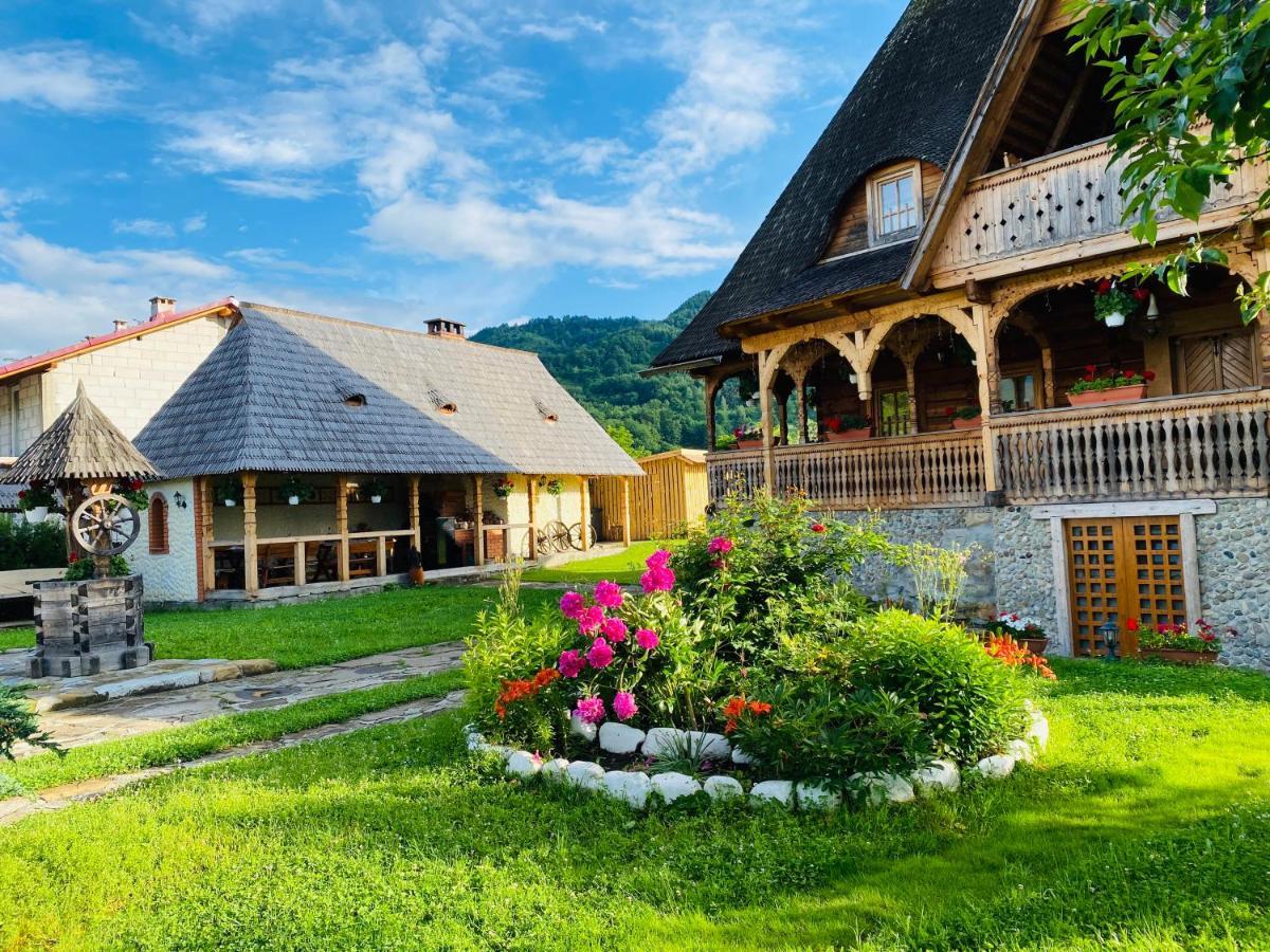 Casa Chira Hotell Vişeu de Sus Eksteriør bilde