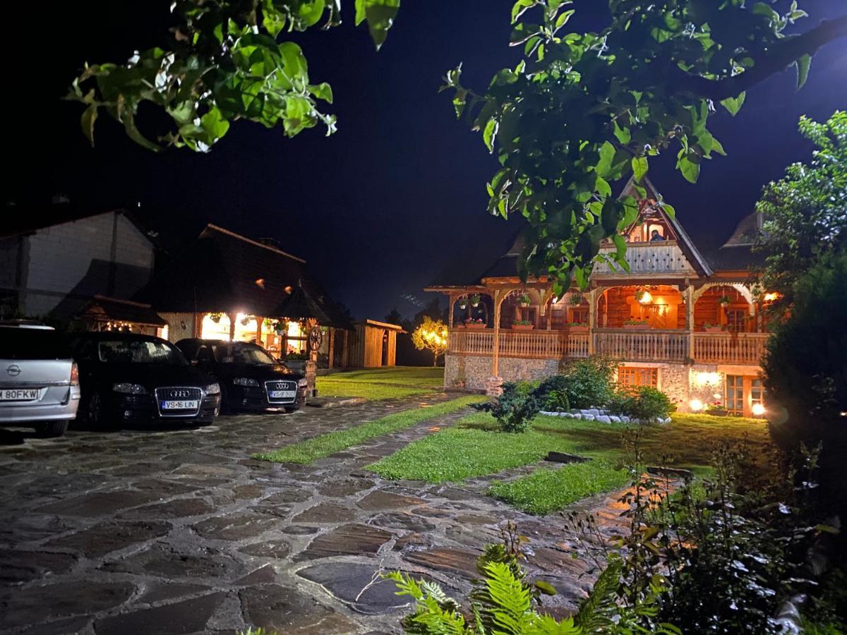 Casa Chira Hotell Vişeu de Sus Eksteriør bilde
