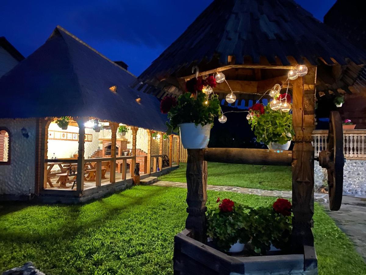 Casa Chira Hotell Vişeu de Sus Eksteriør bilde
