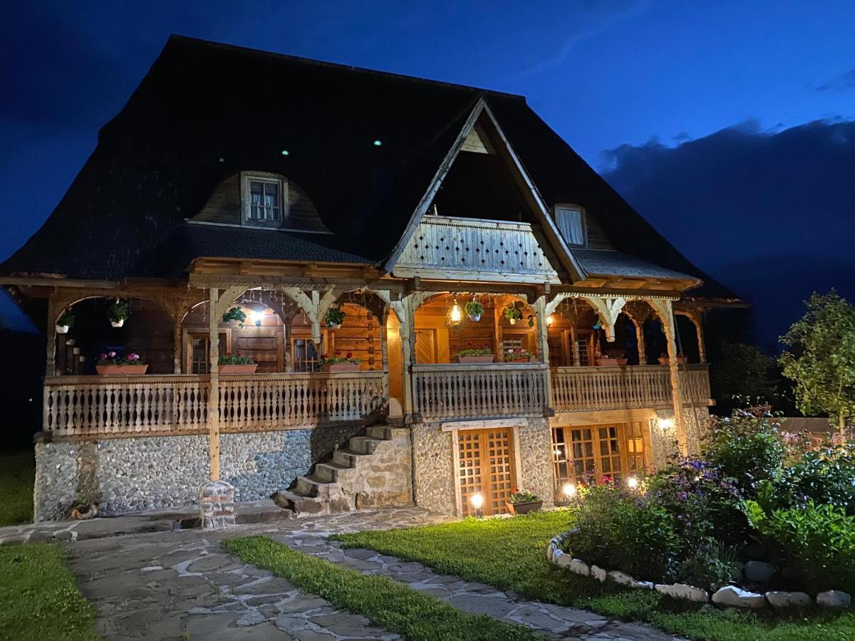 Casa Chira Hotell Vişeu de Sus Eksteriør bilde