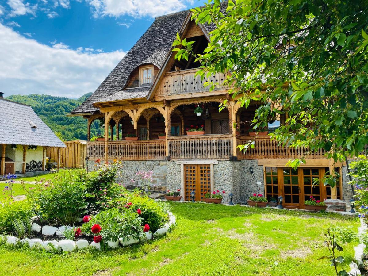 Casa Chira Hotell Vişeu de Sus Eksteriør bilde