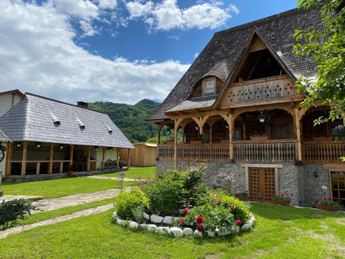 Casa Chira Hotell Vişeu de Sus Eksteriør bilde