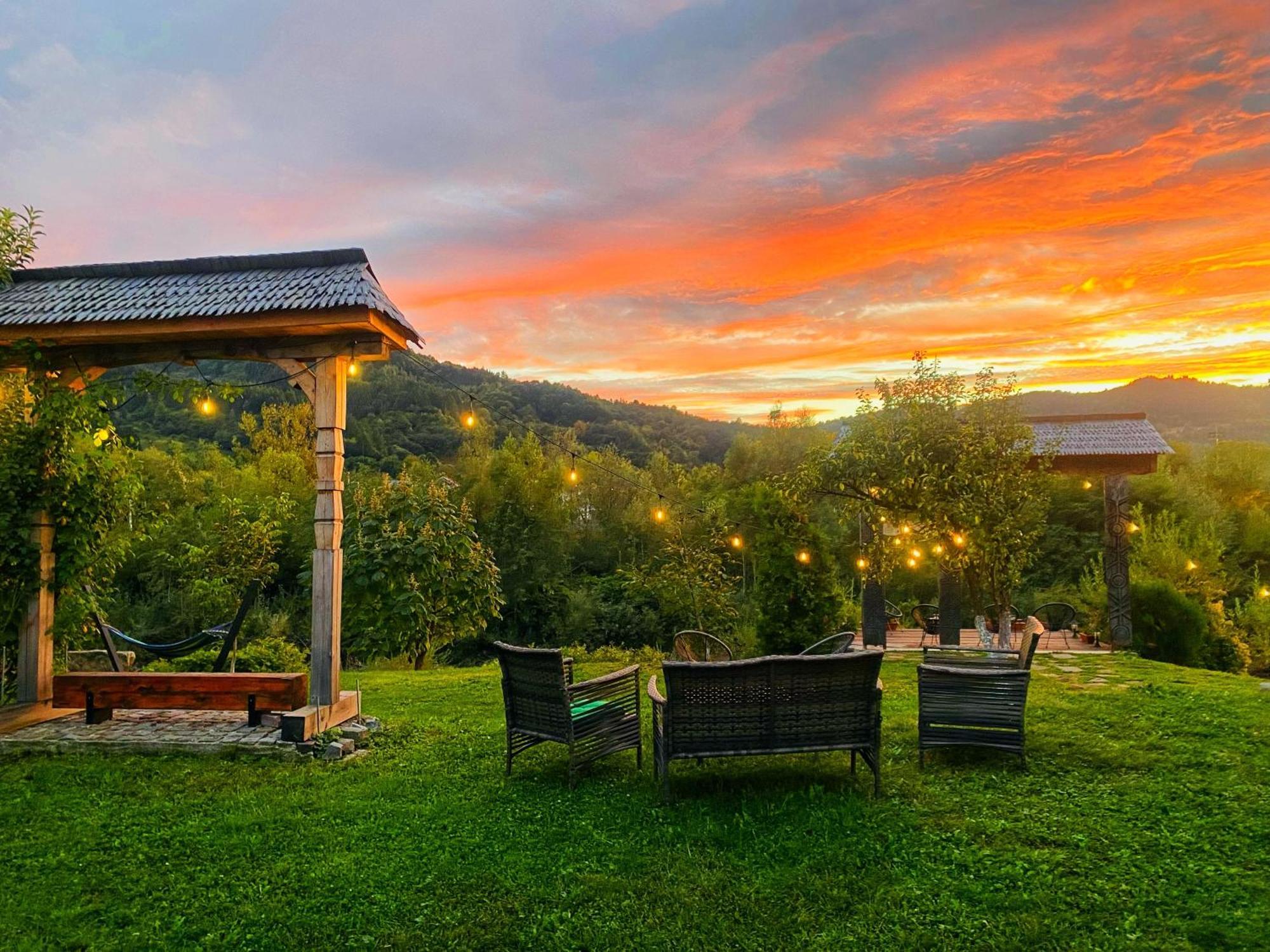 Casa Chira Hotell Vişeu de Sus Eksteriør bilde