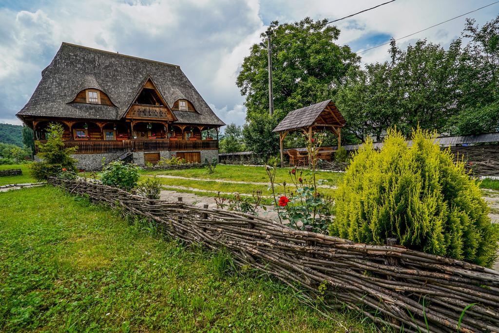 Casa Chira Hotell Vişeu de Sus Eksteriør bilde